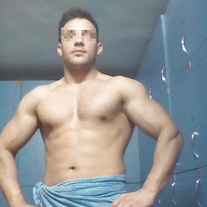 JE MONTRE MA BITE COM ANNONCE GAY MARSEILLE Mec musclé gay rencontre gay frejus